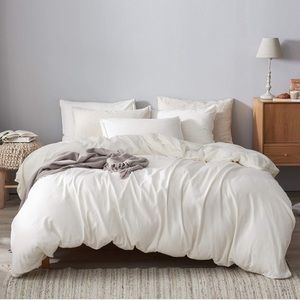 Cream/pale yellow king duvet cover